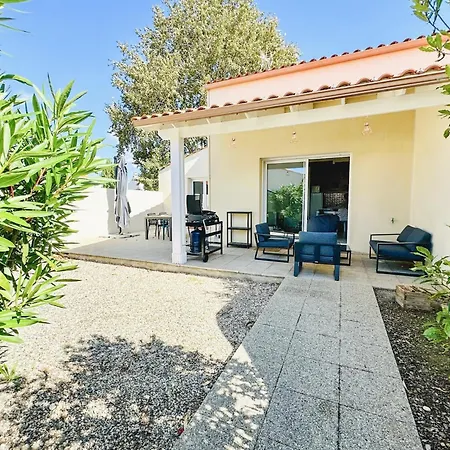 Maison Mitoyenne Au Calme Quartier De La Marcelliere 別荘 レ・サ​​ーブル・ドロンヌ